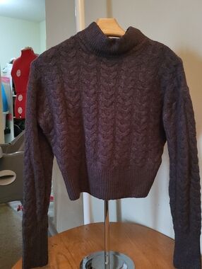 Nelly and rose crop sweater xl